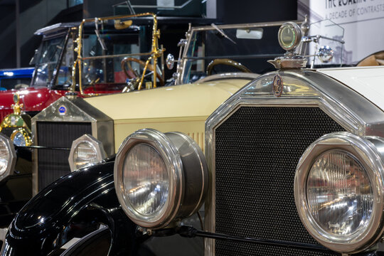 Close up of a Stearns Knight Model S from 1925