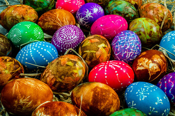 Fototapeta na wymiar Easter Eggs Naturally Dyed with Onion Skins and other natural colorants 
