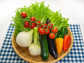 新鮮夏野菜のザル盛り