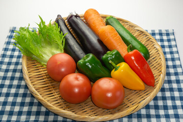 新鮮夏野菜のザル盛り