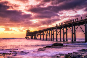 Fototapeta premium Sea CHB Pink jetty right mirrored