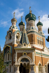 Fototapeta na wymiar Façade de la Cathédrale orthodoxe russe Saint-Nicolas à Nice depuis l'Avenue Nicolas II
