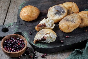 Cantonese fried red bean doughnut bun