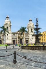 Obraz premium Municipal Palace of Lima and fountain in Plaza de Armas, Lima, Peru, South America
