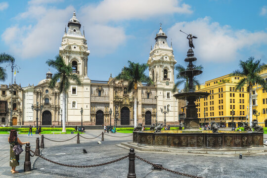 Municipal Palace of Lima and fountain in Plaza de Armas, Lima, Peru, South America