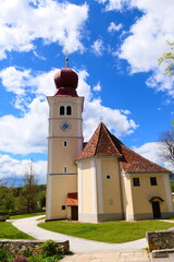 Kirche in Puch, an der steirische Apfelstraße © cagala