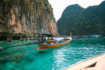 Fototapeta na wymiar travel by longtail boat in Phi Phi islands