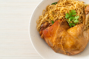Dried Noodles with Braised Chicken