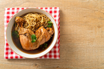 Noodles with Braised Chicken in Brown Soup
