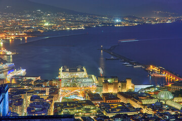 Obraz premium Naples, Italy. Beautiful sunset lights over the Naples' Bay
