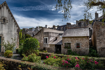 Ancient Buildings In Medieval Village And Artist Enclave Pont Aven At Finistere River Aven In...