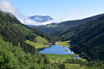 Fototapeta na wymiar Steierischer Bodensee mit Kammspitz im Hintergrund, Schladminger Tauern, Steiermark