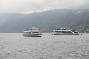Bateaux sur le lac des 4 cantons
