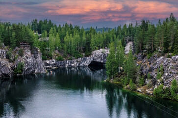 Obraz premium Karelia Ruskeala marble canyon in summer