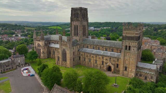 Durham Castle is a Norman style castle in the historic city center of Durham, England, UK. The Durham Castle and Cathedral is a UNESCO World Heritage Site since 1986. 