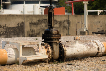 Valve crude oil tube valve pipeline