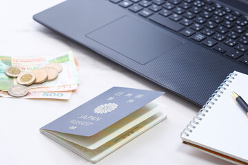 日本国のパスポート（一般旅券5年用紺色）を用意して旅行の計画を立てる