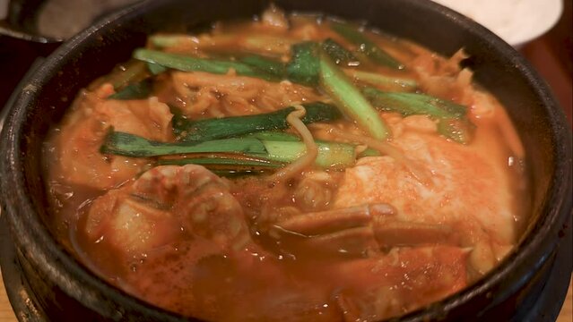 熱々の豆腐海鮮チゲ鍋 料理 食事 石鍋 FIX