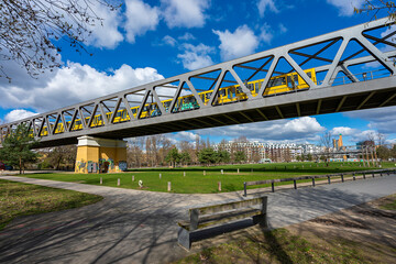 Eisenbahnbrücken im Gleisdreieck Park, Tiergarten, Mitte, Berlin, Deutschland