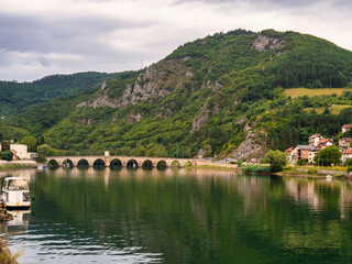 Drinabrücke in Visegrad - 598361091