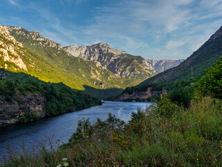 Obraz na płótnie Canvas Canyon und Neretva Fluss in Bosnien
