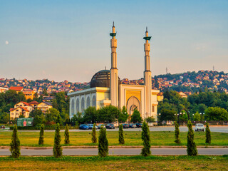 Istiqlal džamija, Istiqlal Moschee im Vorort von Sarajevo - 598362898
