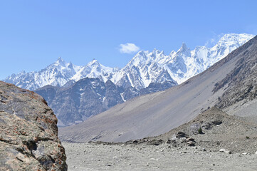 Fototapeta na wymiar Snowy Mountain Peaks of Karakoram Range in Pakistan