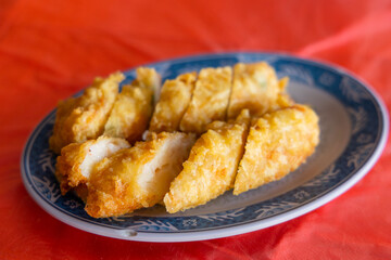 Deep fry shrimp meat paste roll.