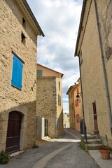 Fototapeta na wymiar Village de Rougon (Alpes -de -Haute-provence)