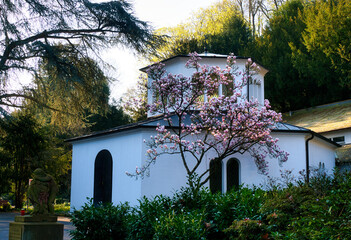 schöne kleine Kapelle auf einem Friedhof in Trier