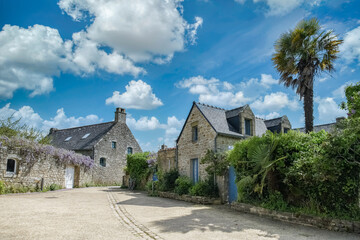 Fototapeta premium Brittany, Ile aux Moines island, typical houses in the village.