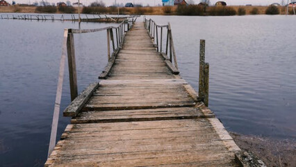 Obraz premium wooden bridge over lake