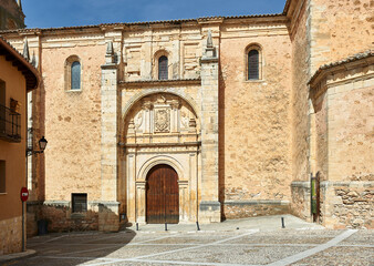 Fototapeta na wymiar west facade of the Church of Saint Dominic in the town of Cifuentes