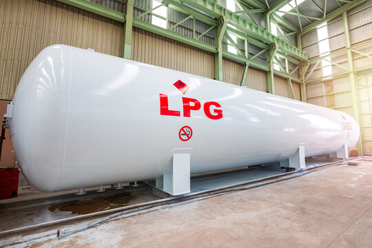 A pressure vessel (lpg) constructed of a horizontal steel cylinder (LPG Storage, In United States ASME Boiler and Pressure Vessel Code, Ad Merkblatt design). Pressure must be built to a formal code.
