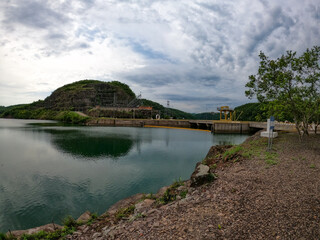 Fototapeta na wymiar lake in the mountains, hydroelectric dam