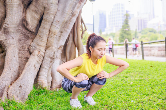 「屈伸運動」の写真素材 | 758件の無料イラスト画像 | Adobe Stock