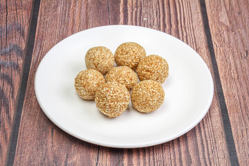 Til laddu