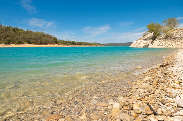 paradiesischer See in Südfrankreich / Provence 