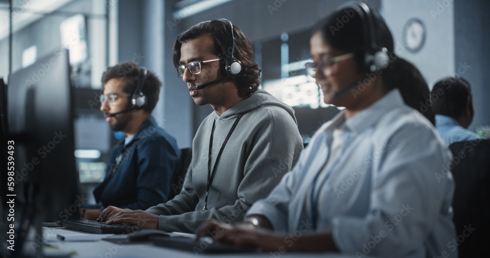 Aufkleber Indian Customer Support Team Using Computers and Talking with Clients Onlinel. Help Desk Employees Responds to Queries, Resolve Problems and Troubleshoot Issues, Implementing Solutions