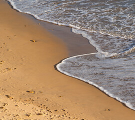 Pequeñas olas en las playas de Conil de la Frontera.