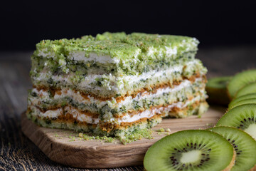 a sweet green dessert with butter cream