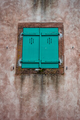 Schäden an der Hauswand