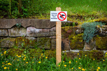 Kein Hundeklo Schild