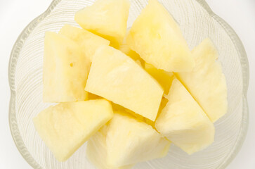 カットしたパイナップル（ピーチパイン）