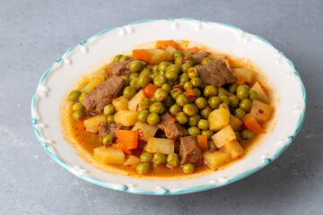 Turkish Food Meaty Green Pea Stew - Stewed Meat Etli Bezelye.