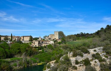 Fototapeta na wymiar Village d'Esparron-de-Verdon ( Alpes-de-haute-Provence)