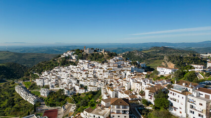 Fototapeta na wymiar vista del bonito pueblo blanco de Casares en la provincia de Málaga, España