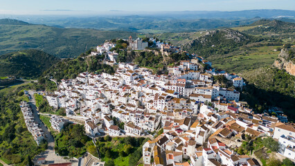 vista del bonito pueblo blanco de Casares en la provincia de Málaga, España