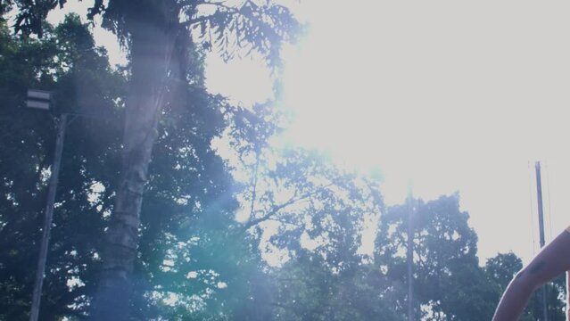 Atleta futebol feminino cabeceando chutando voleio empoderada negra afro black brazil