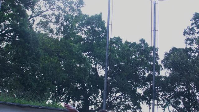 Atleta futebol feminino cabeceando chutando voleio empoderada negra afro black brazil